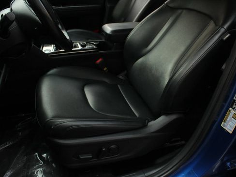 Used 2024 Kia Sportage EX FWD image 16
