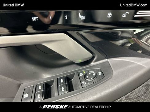 Used 2025 BMW 530i w/ Premium Package image 11