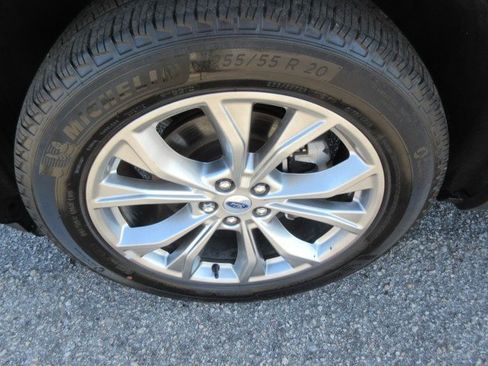 Used 2023 Ford Explorer Limited w/ Limited Technology Package AWD/4WD image 9