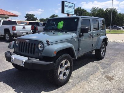 Used 2014 Jeep Wrangler Unlimited Sahara w/ Connectivity Group