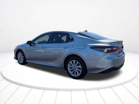 Used 2022 Toyota Camry LE AWD/4WD image 5