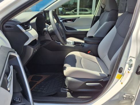 Used 2019 Toyota RAV4 XLE image 14