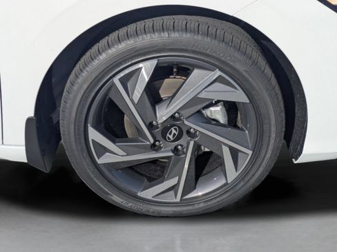 New 2026 Hyundai Elantra Limited FWD image 14