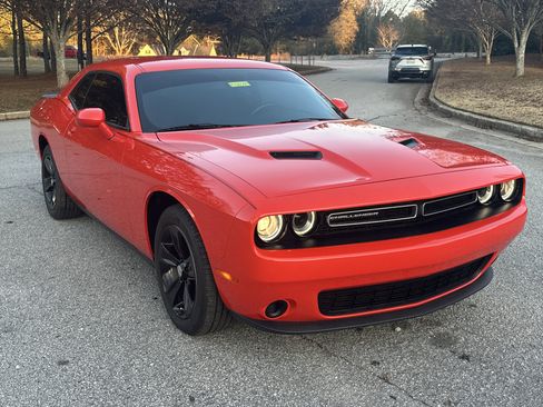 Used 2023 Dodge Challenger SXT image 1