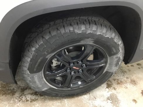 Used 2023 GMC Acadia AT4 w/ Trailering Package AWD/4WD image 4