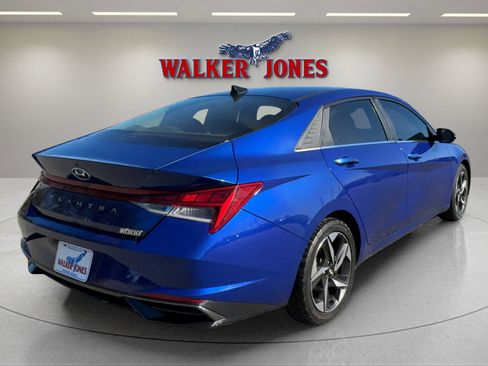 Used 2021 Hyundai Elantra SEL w/ Convenience + Premium Package image 3