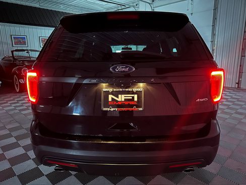 Used 2017 Ford Explorer XLT image 52