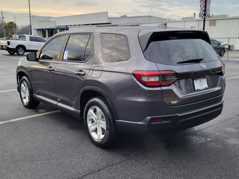 Certified 2023 Honda Pilot LX image 5