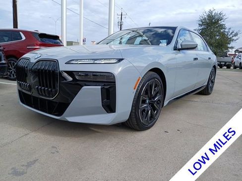 Used 2026 BMW 740i xDrive image 3