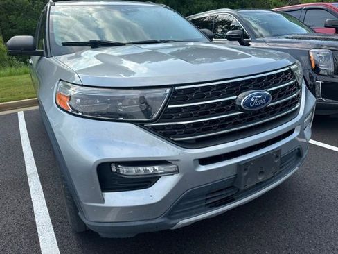 Used 2020 Ford Explorer XLT w/ Equipment Group 202A RWD image 4