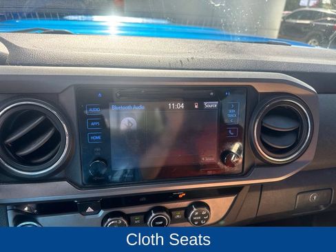 Used 2018 Toyota Tacoma TRD Sport RWD image 2