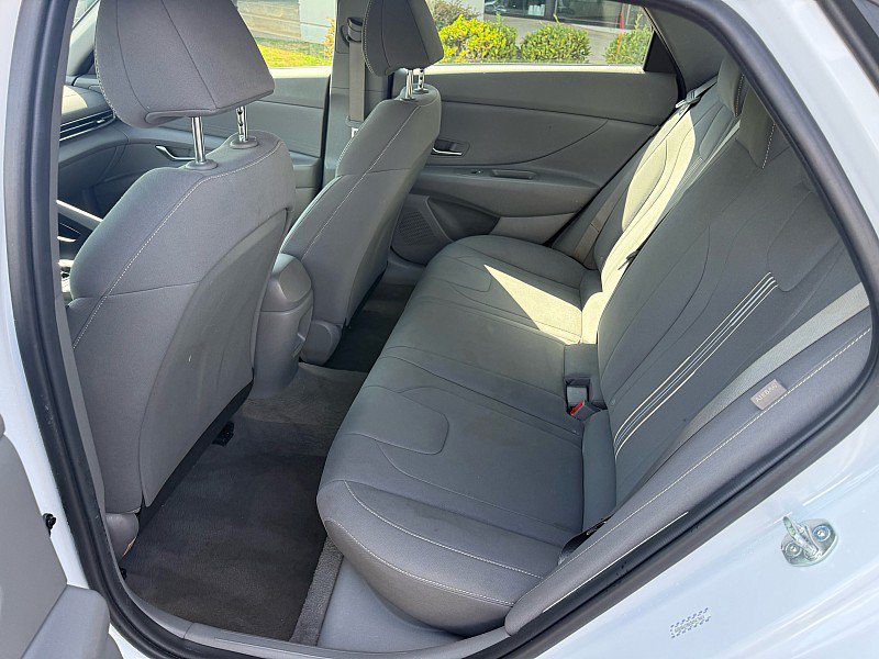 Used 2024 Hyundai Elantra SEL FWD image 12
