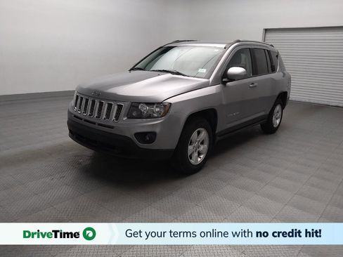 Used 2016 Jeep Compass Latitude image 1