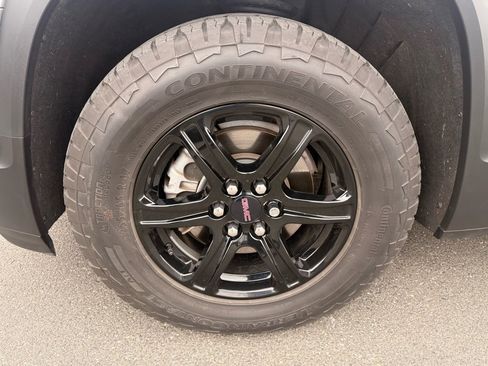 Used 2023 GMC Acadia AT4 w/ Technology Package image 12