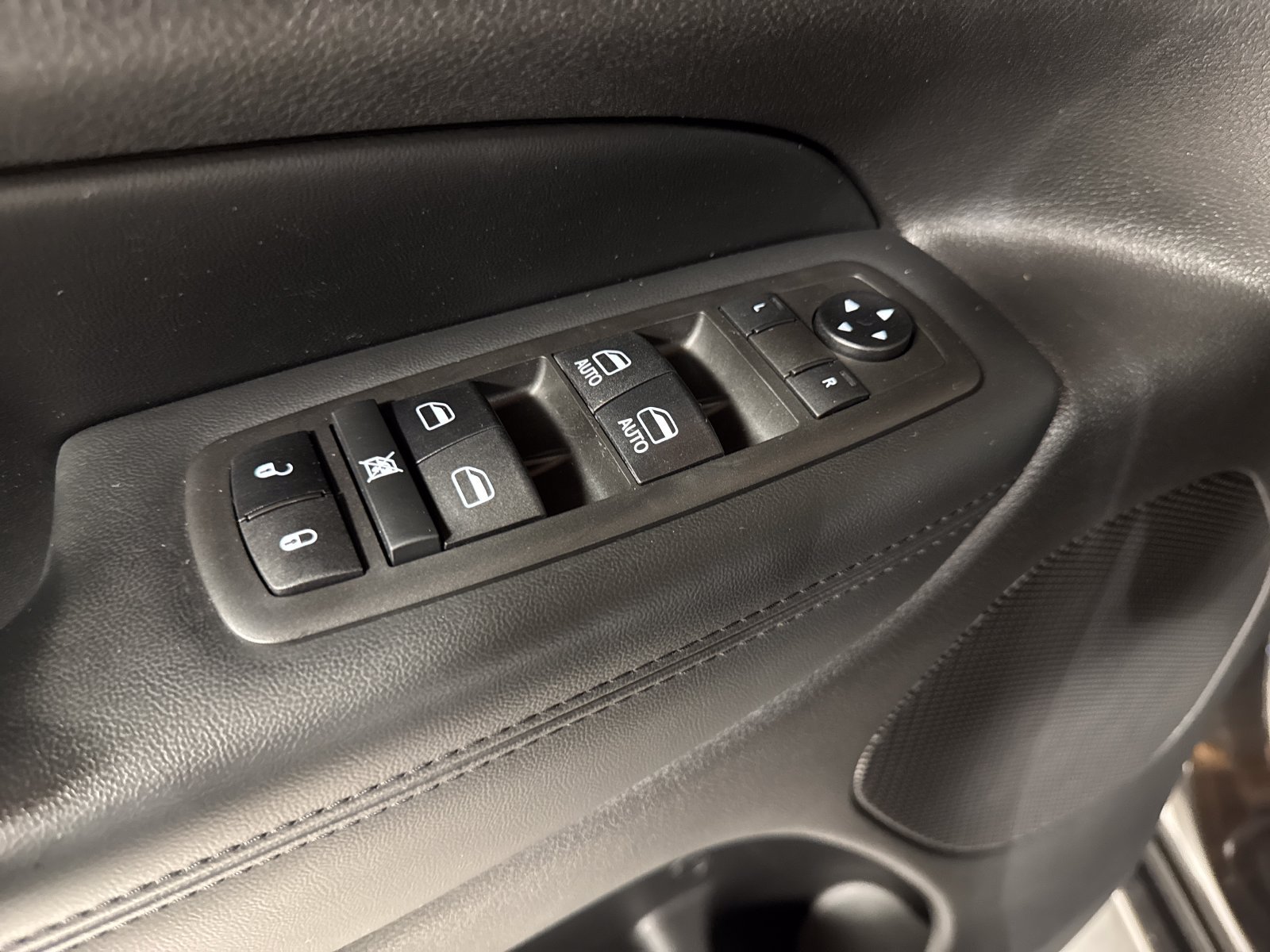 Used 2021 Jeep Grand Cherokee Laredo X AWD/4WD image 17
