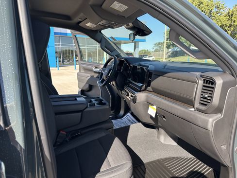 Used 2025 Chevrolet Silverado 1500 LT image 39