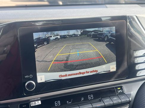 Used 2025 Toyota Camry SE FWD image 24