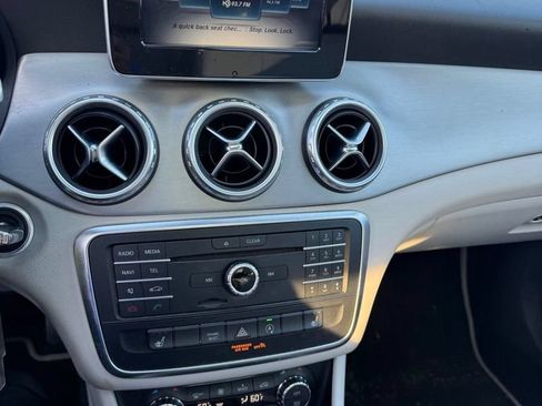Used 2017 Mercedes-Benz GLA 250 image 4