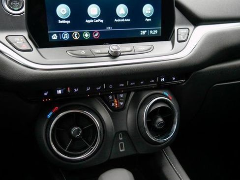 Used 2025 Chevrolet Blazer LT image 28