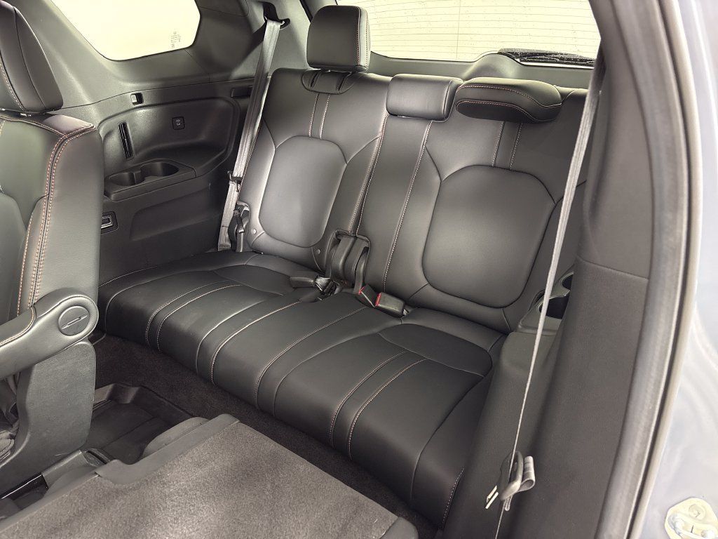 Used 2025 Honda Pilot TrailSport image 30