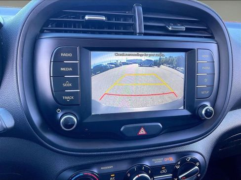 Used 2020 Kia Soul LX FWD image 18