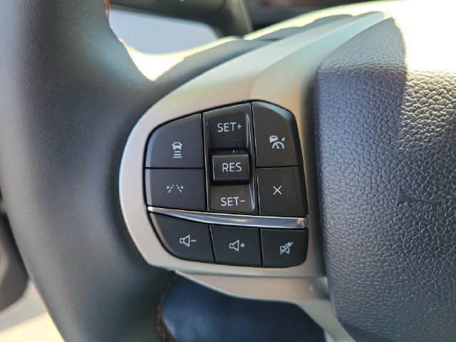 Used 2025 Ford Explorer Active RWD image 5