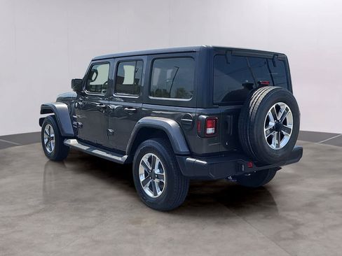 Used 2019 Jeep Wrangler Unlimited Sahara AWD/4WD image 6
