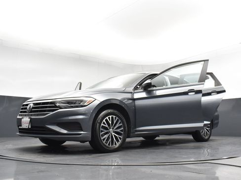 Used 2021 Volkswagen Jetta FWD image 30