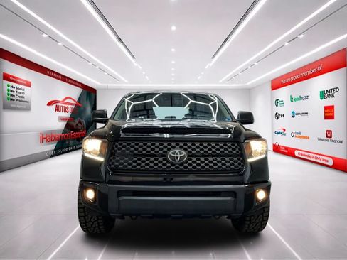 Used 2018 Toyota Tundra SR5 w/ SR5 Upgrade Package RWD image 2