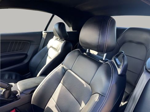 Used 2020 Ford Mustang GT Premium image 19