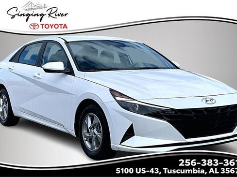 Used 2022 Hyundai Elantra SE w/ Preferred Accessory Package image 1