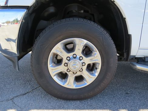 Used 2024 RAM 2500 Big Horn image 14