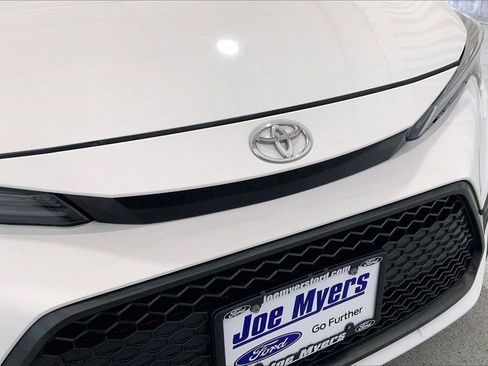 Used 2021 Toyota Corolla SE image 30