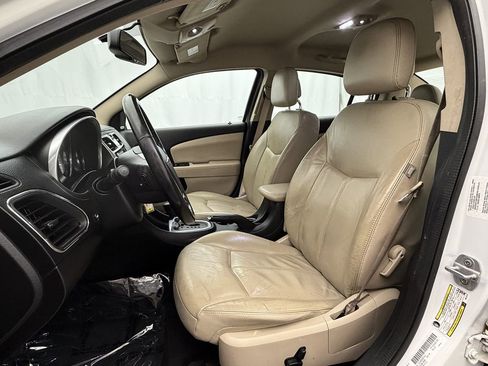 Used 2013 Chrysler 200 Limited image 7