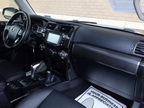 Used 2019 Toyota 4Runner TRD Off-Road Premium AWD/4WD image 29