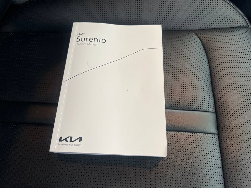 Certified 2024 Kia Sorento S FWD image 25