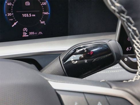 New 2025 Volkswagen Tiguan SE AWD/4WD image 25