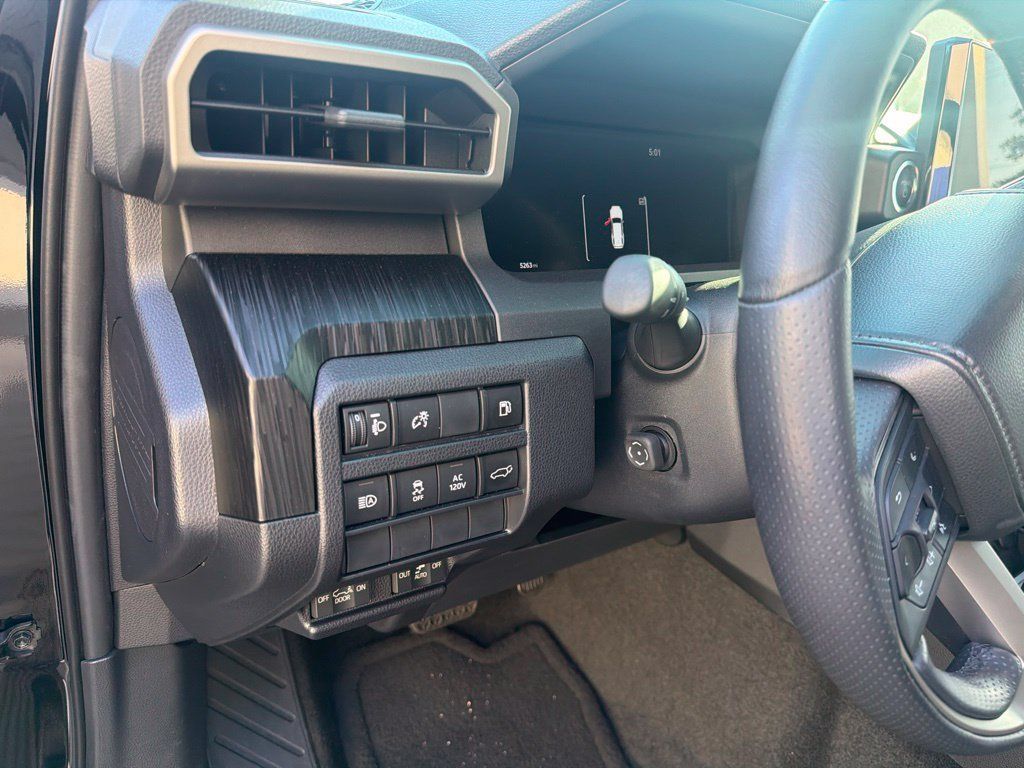 Used 2025 Toyota 4Runner Platinum AWD/4WD image 16