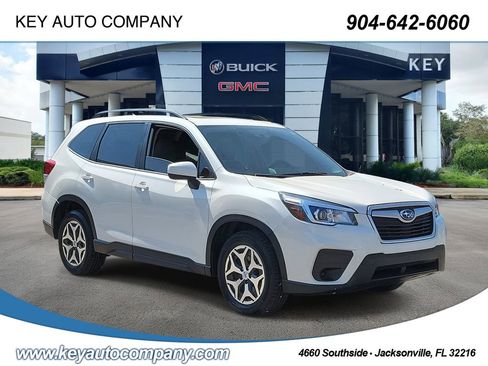 Used 2020 Subaru Forester Premium image 1
