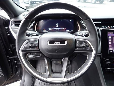 Used 2023 Jeep Grand Cherokee L Laredo image 21