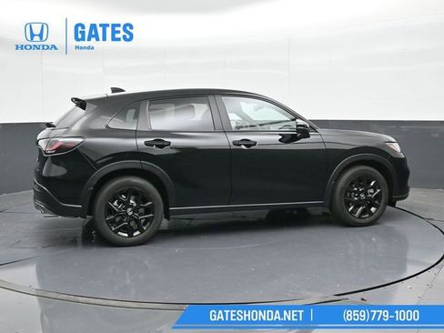 Used 2025 Honda HR-V Sport image 3