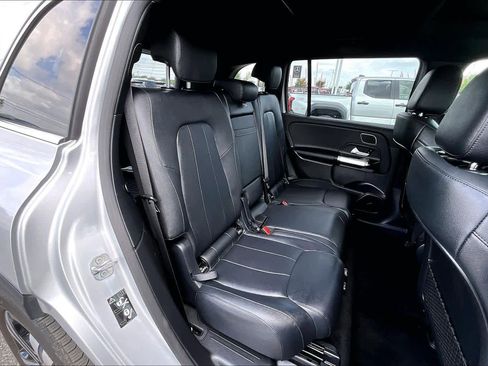 Used 2023 Mercedes-Benz EQB 300 4MATIC image 19