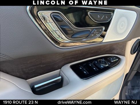 Certified 2024 Lincoln Navigator Reserve AWD/4WD image 14