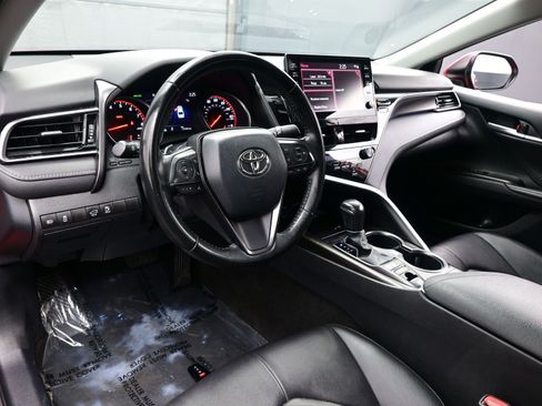 Used 2023 Toyota Camry XSE image 13