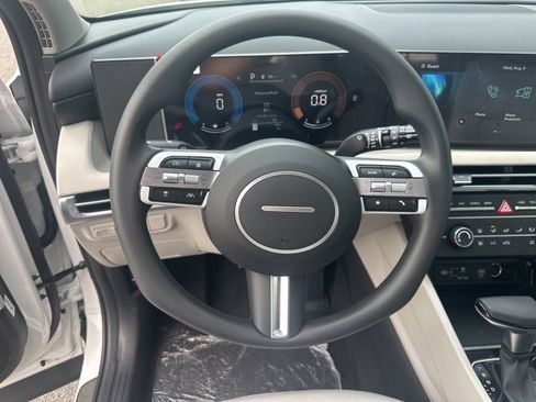 New 2025 Hyundai Tucson SE image 18