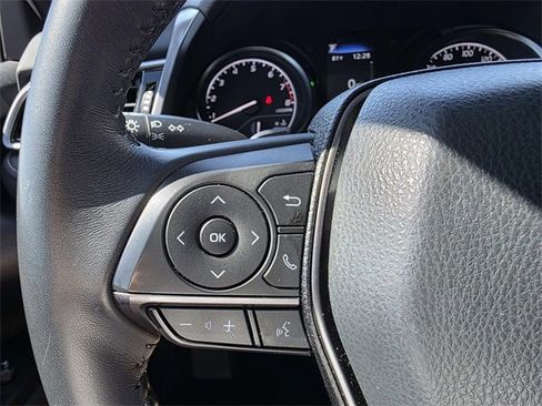 Used 2023 Toyota Camry SE image 16