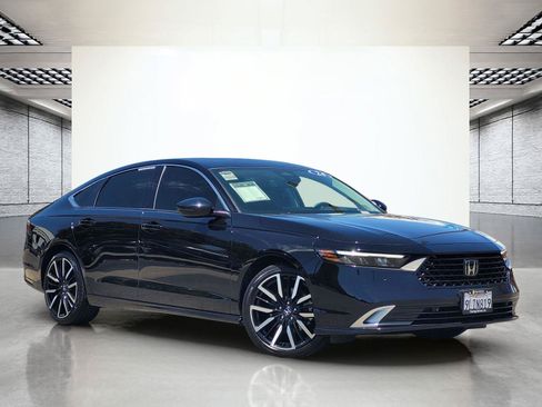 Used 2024 Honda Accord Touring image 2