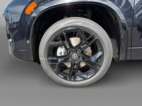 New 2026 Volkswagen Tiguan SE R-Line AWD/4WD image 9