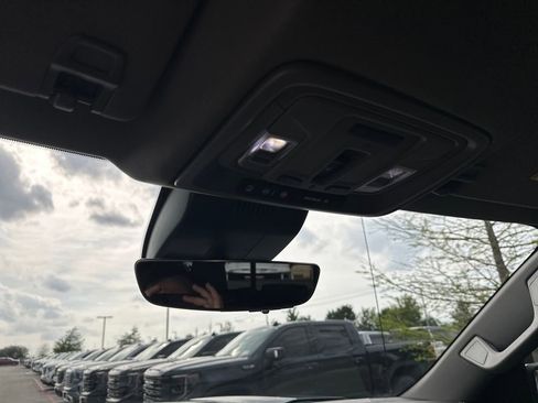 Used 2025 GMC Sierra 1500 Denali w/ Technology Package AWD/4WD image 25