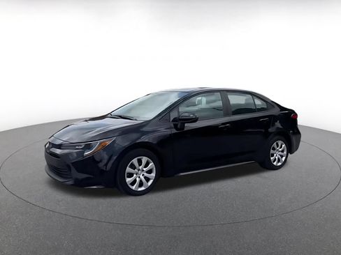 Used 2025 Toyota Corolla LE FWD image 8